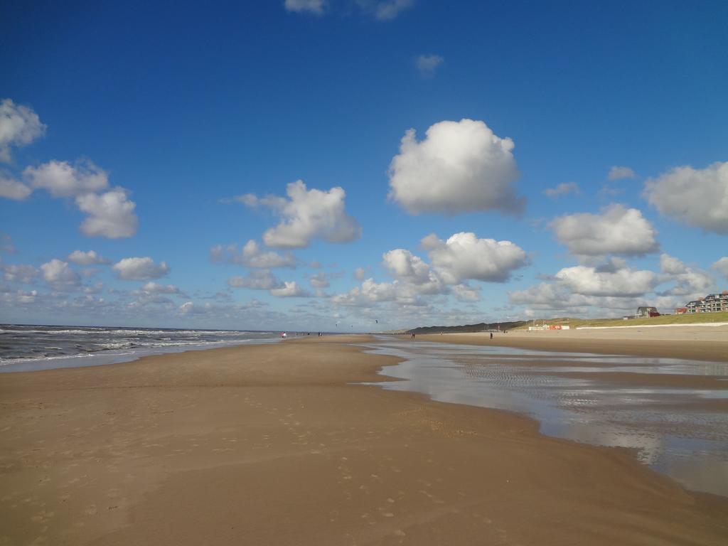 Apartments Four Seasons Voorstraat Egmond aan Zee Room photo